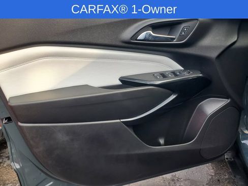 Used 2025 Chevrolet Trax LT FWD image 8