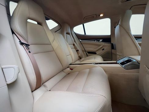 Used 2012 Porsche Panamera Turbo image 32
