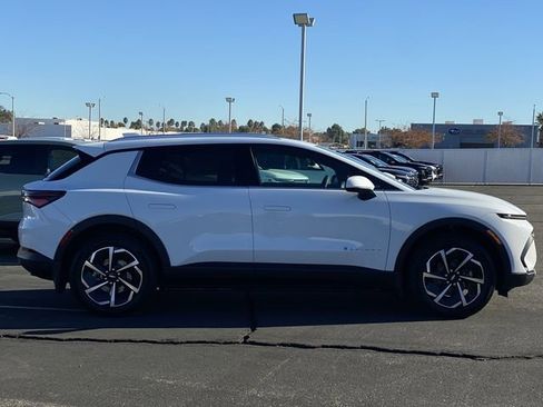 New 2026 Chevrolet Equinox EV LT FWD image 12