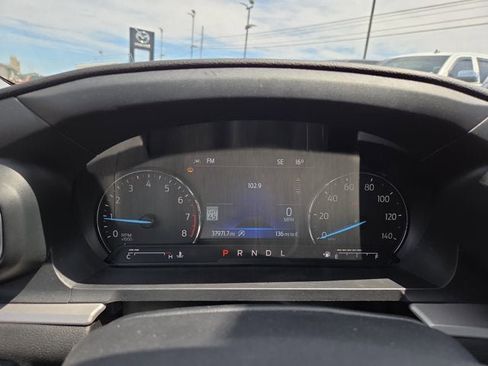 Used 2022 Ford Explorer XLT AWD/4WD image 25