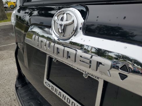 Used 2023 Toyota 4Runner Limited image 9