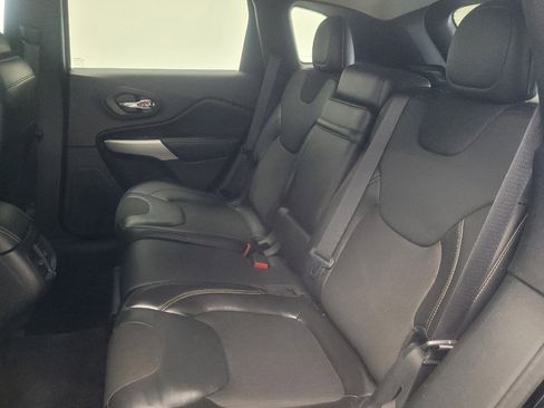 Used 2018 Jeep Cherokee Latitude Plus w/ Cold Weather Group image 18