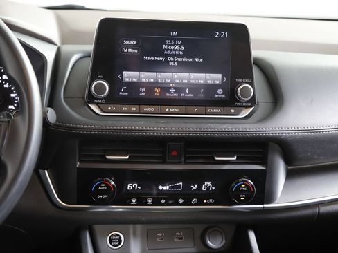 Used 2023 Nissan Rogue SV AWD/4WD image 14