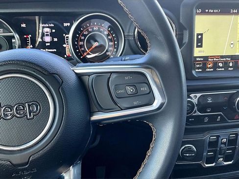 Used 2023 Jeep Gladiator Overland image 20