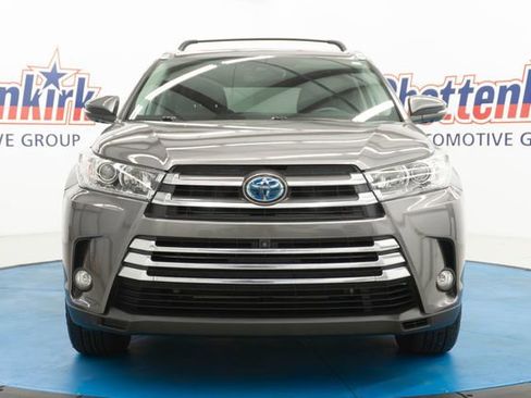 Used 2018 Toyota Highlander Limited Platinum AWD/4WD image 18
