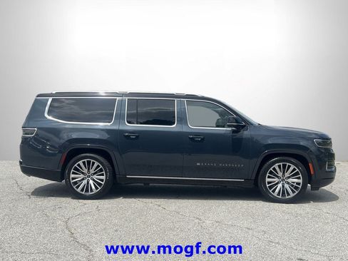 Used 2024 Jeep Grand Wagoneer L Series III AWD/4WD image 30