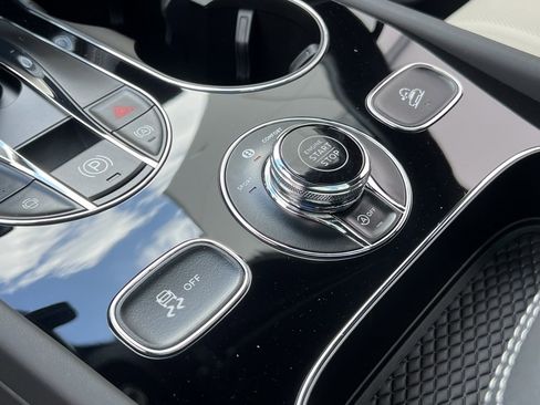 Certified 2025 Bentley Bentayga image 39