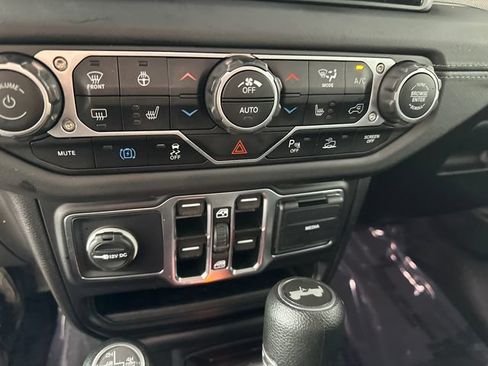 Certified 2024 Jeep Wrangler Unlimited Sahara w/ Safety Group AWD/4WD image 18