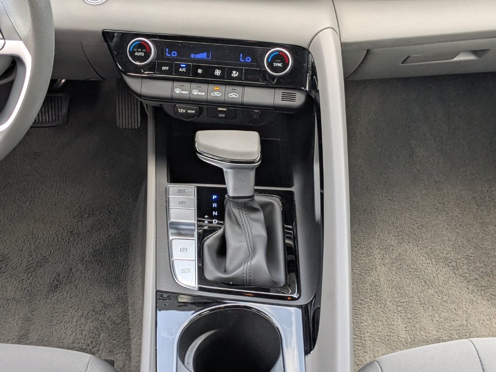 Used 2026 Hyundai Elantra Hybrid FWD image 18