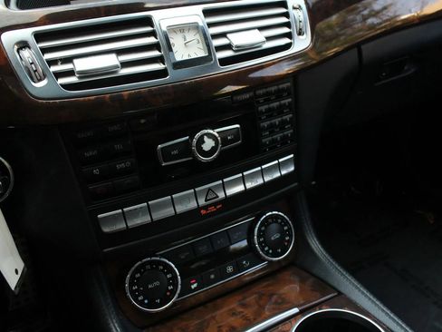 Used 2013 Mercedes-Benz CLS 550 w/ Premium I Pkg image 37