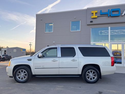 Used 2014 Cadillac Escalade ESV Luxury image 12