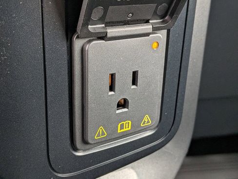 Used 2023 Ford F150 Lariat w/ Equipment Group 502A High image 24