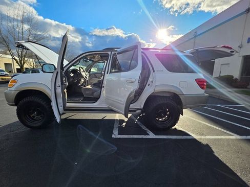 Used 2001 Toyota Sequoia SR5 image 23