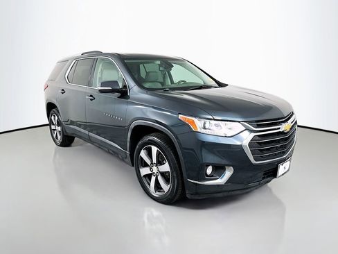 Used 2018 Chevrolet Traverse LT image 3