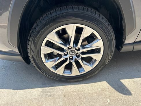 Certified 2019 Toyota RAV4 XLE Premium w/ Cold Weather Package FWD image 15