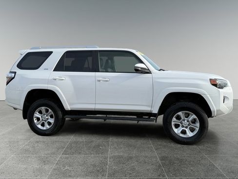 Used 2018 Toyota 4Runner SR5 image 6