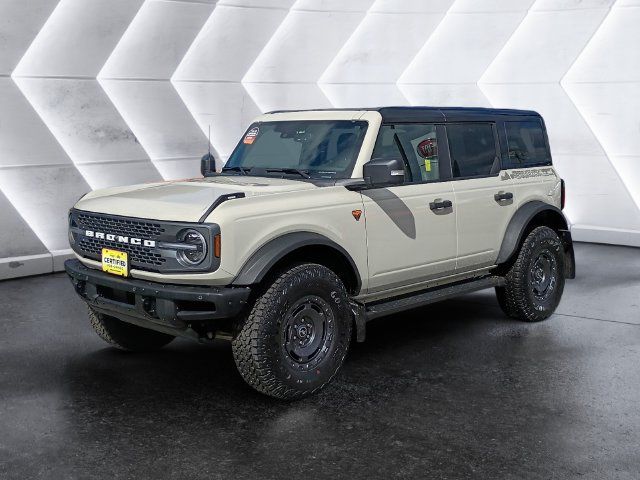 Used 2025 Ford Bronco Badlands AWD/4WD image 2