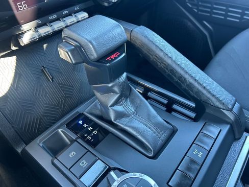 Used 2024 Toyota Tacoma TRD Off-Road image 29