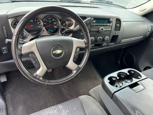 Used 2009 Chevrolet Silverado 1500 LT AWD/4WD image 17