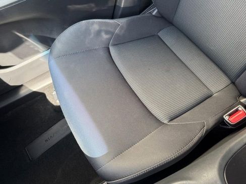 Used 2021 Toyota Venza LE AWD/4WD image 26