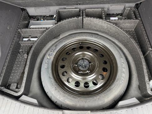 Used 2017 Ford Escape Titanium image 13