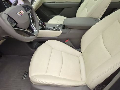 Certified 2024 Cadillac XT6 Premium Luxury w/ LPO, Floor Liner Package AWD/4WD image 21