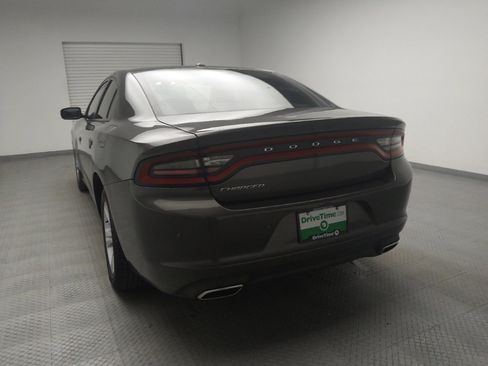 Used 2019 Dodge Charger SXT image 6