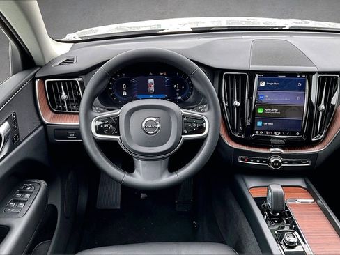 Certified 2023 Volvo XC60 B5 Plus w/ Protection Package Premier AWD/4WD image 8