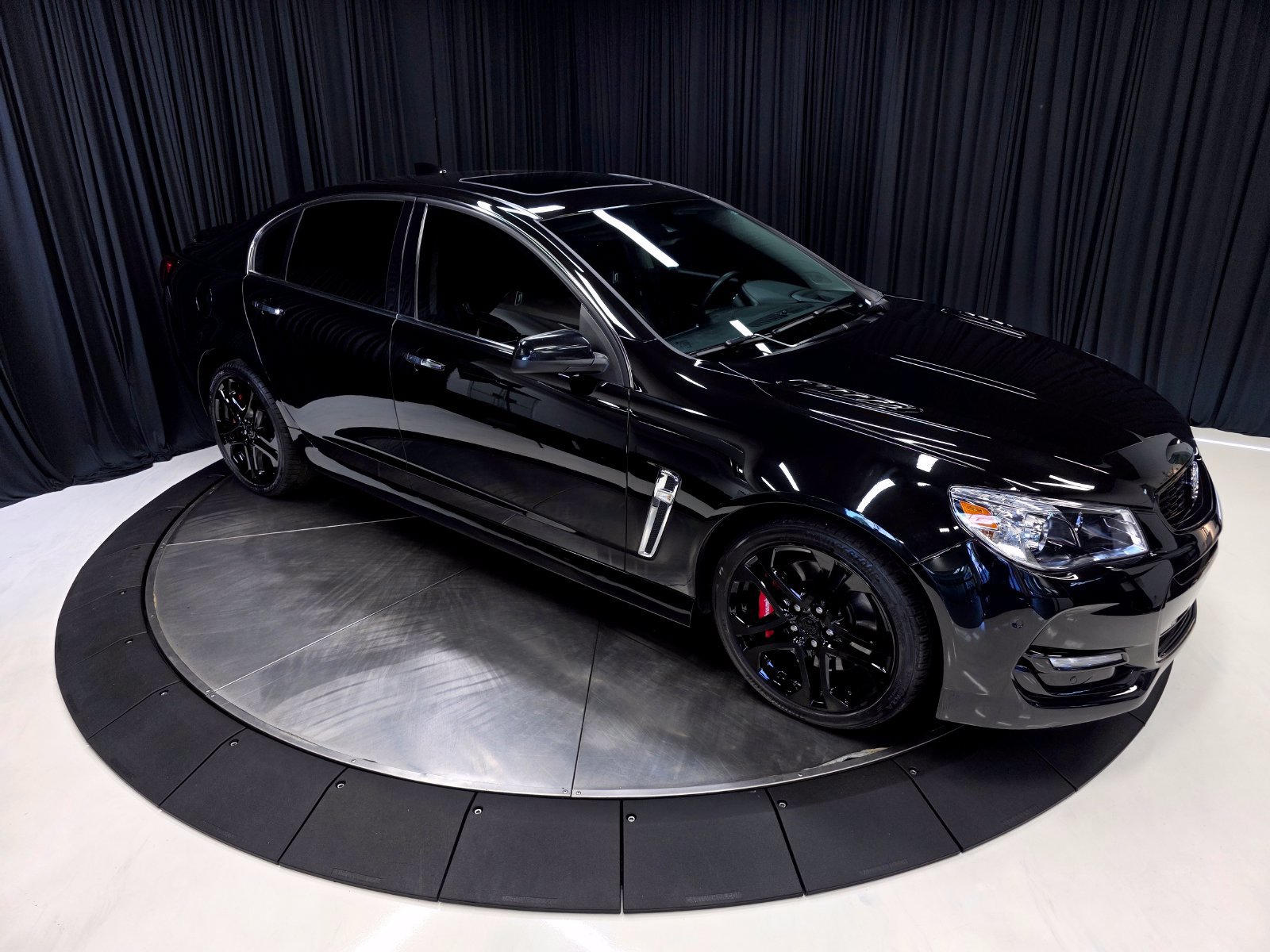 Used 2016 Chevrolet SS RWD image 15