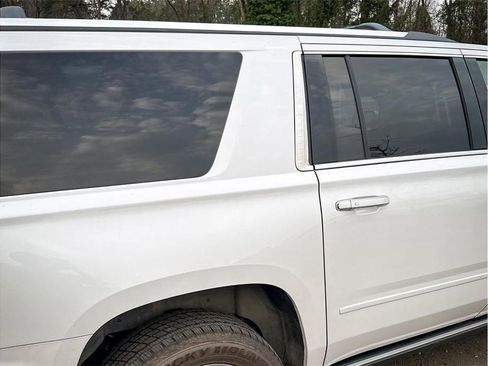 Used 2017 Chevrolet Suburban Premier AWD/4WD image 14