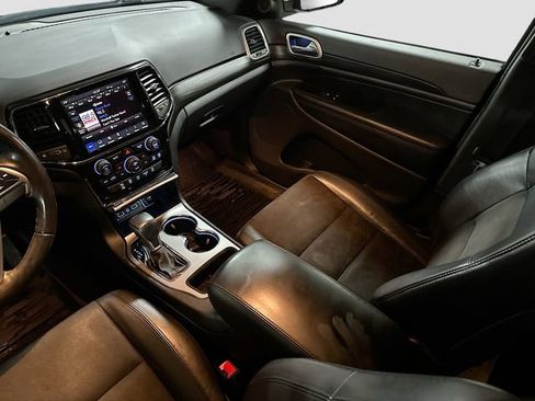Used 2020 Jeep Grand Cherokee Altitude image 24