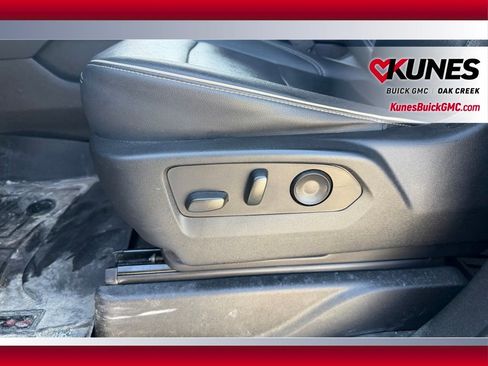 Used 2023 Chevrolet Suburban Premier AWD/4WD image 15