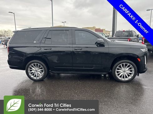 Used 2022 Cadillac Escalade Premium Luxury image 7