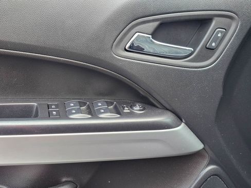 Used 2022 Chevrolet Colorado LT AWD/4WD image 10