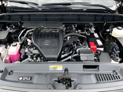 Certified 2024 Toyota Highlander XLE FWD image 31