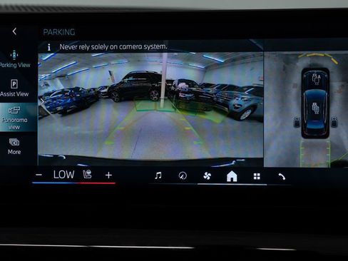 Used 2026 BMW 530i xDrive w/ Premium Package AWD/4WD image 21