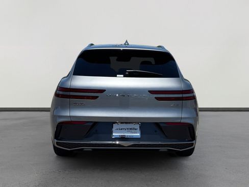 Used 2026 Genesis GV70 2.5T Advanced AWD/4WD image 4