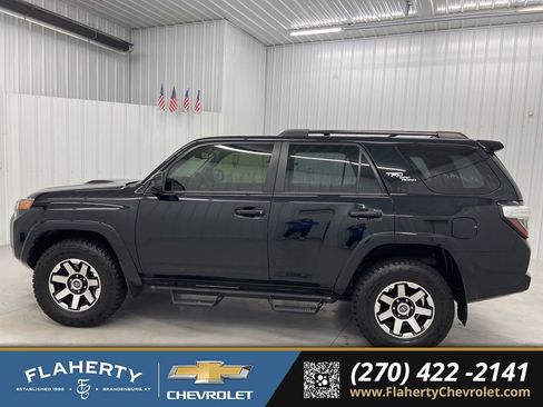 Used 2021 Toyota 4Runner TRD Off-Road image 5