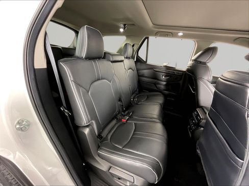 Used 2025 Honda Pilot Elite image 23