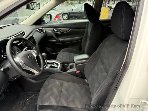 Used 2016 Nissan Rogue SV AWD/4WD image 12