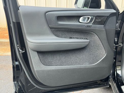 Used 2022 Volvo C40 P8 Recharge Ultimate AWD/4WD image 43