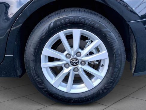 Used 2026 Toyota Camry LE image 11