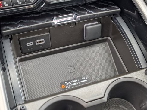 Used 2024 GMC Yukon Denali image 25