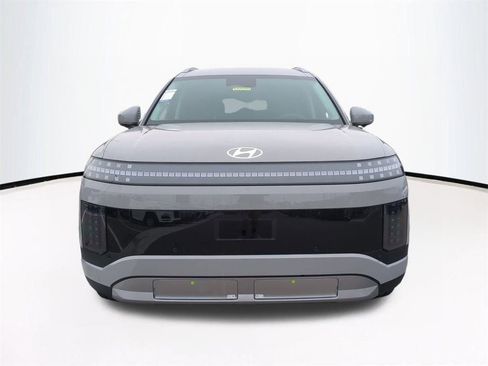 New 2026 Hyundai Ioniq 9 SE image 3