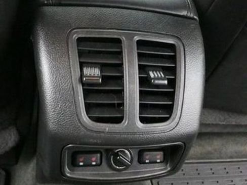 Used 2018 Ford Taurus Limited AWD/4WD image 26