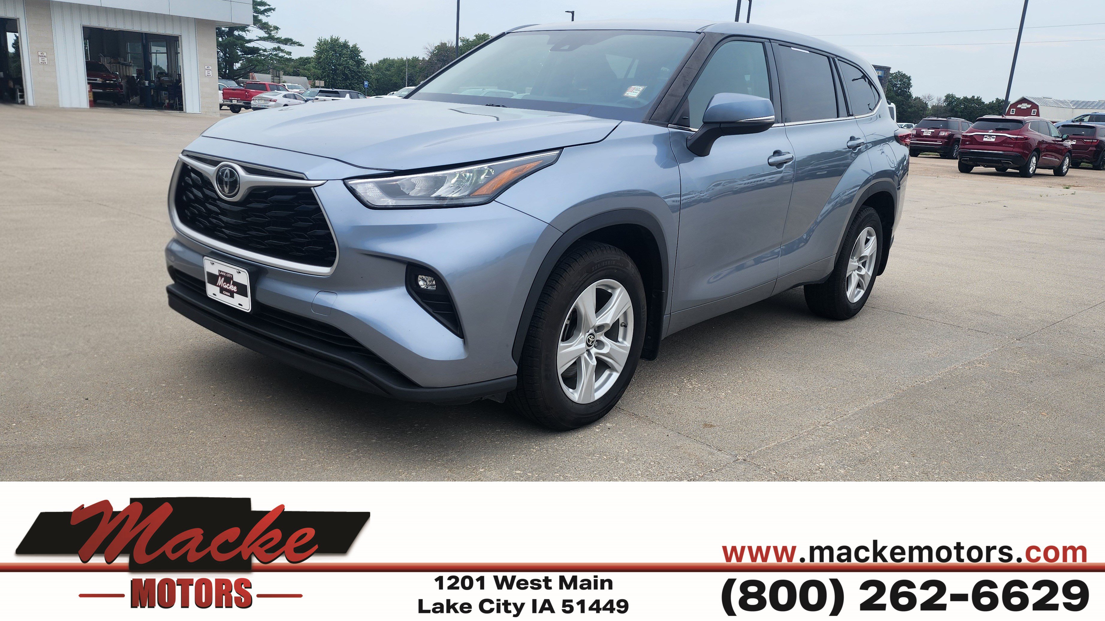 Used 2020 Toyota Highlander LE AWD/4WD image 1