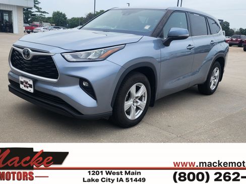 Used 2020 Toyota Highlander LE AWD/4WD image 1