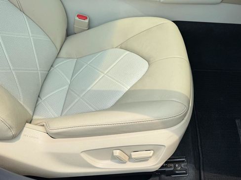 Used 2018 Toyota Camry XLE w/ Audio Package FWD image 13