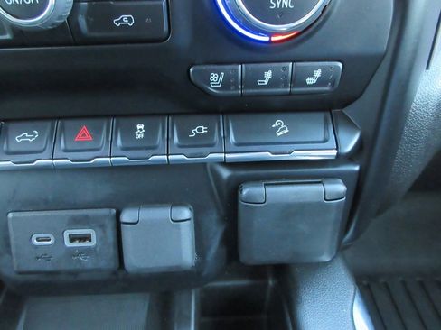 Used 2023 Chevrolet Silverado 2500 High Country w/ Z71 Off-Road Package image 38