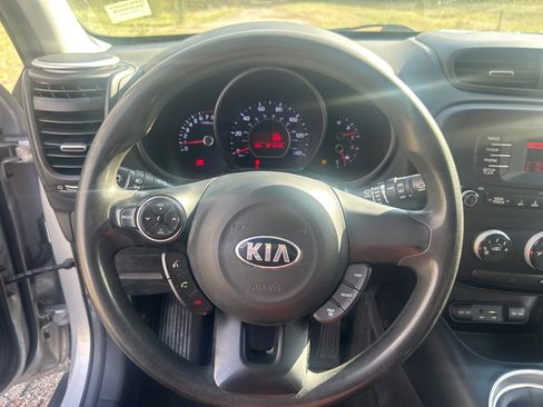 Used 2016 Kia Soul image 9